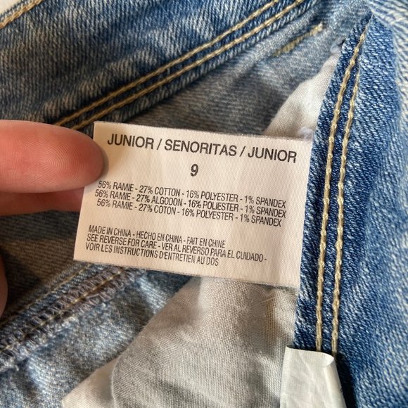 L.e.i Denim Shorts - Picture 3 of 5